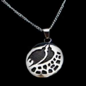 Sterling Silver Two Bird with Stone Round Pendant Sterling Silver Two Bird with Stone Round Pendant